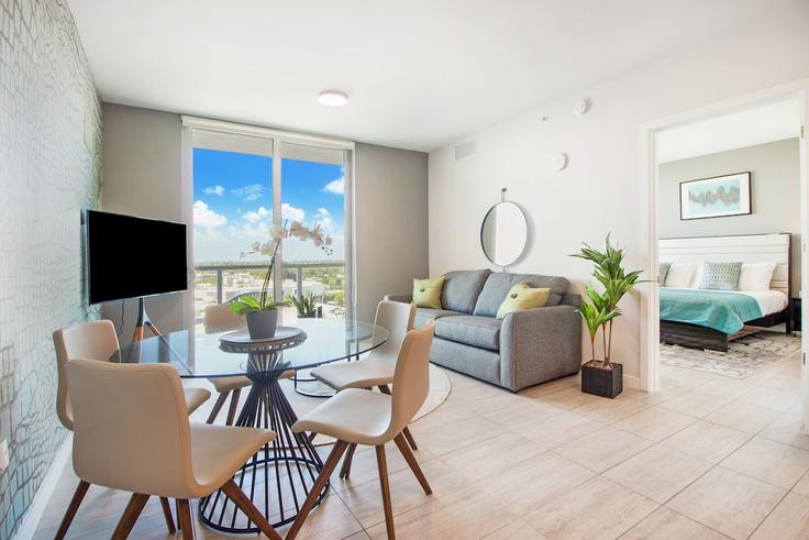 Miami, Miami에 위치한 Building Biscayne Boulevard - shorehouse-management - 1475380 유닛의 세련된 인테리어가 돋보이는 거실