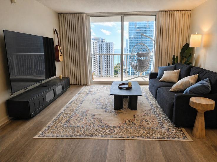 Miami MiamiのBuilding Brickell Bay Drive - shorehouse-management - 1519902のアパートメントにある、モダンな家具を備えたエレガントなデザインのリビングルーム