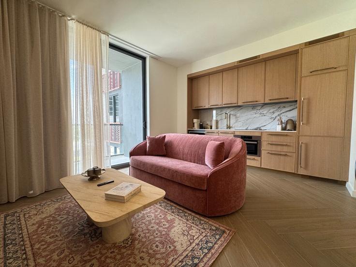 Miami MiamiのBuilding Northwest 2nd Avenue - shorehouse-management - 1563978のアパートメントにある、モダンな家具を備えたエレガントなデザインのリビングルーム Miami MiamiのBuilding Northwest 2nd Avenue - shorehouse-management - 1563978のアパートメントにある、モダンな家具を備えたエレガントなデザインのリビングルーム