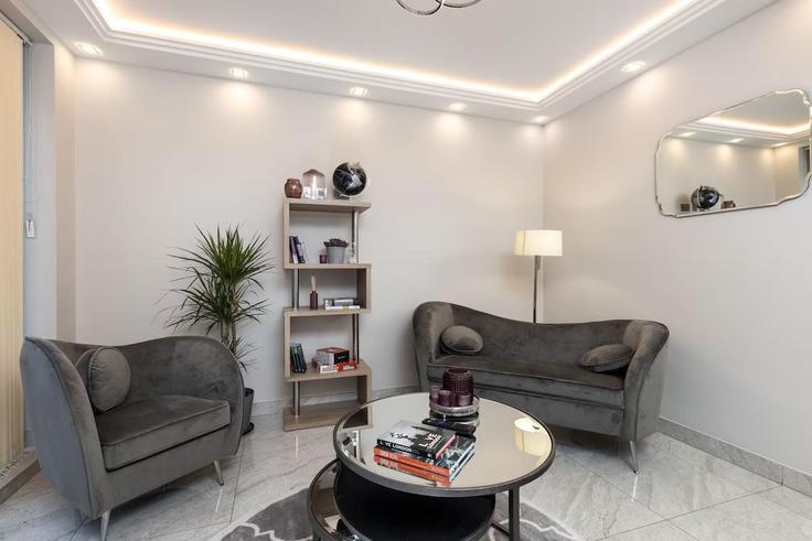 London Borough of Barnet, London 소재 Building Ashbourne Avenue - short-hosts-ltd - 1369941 유닛에 마련된, 현대적인 가구로 꾸며진 우아한 디자인의 거실