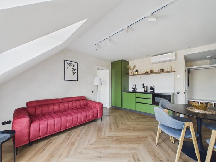 Elegant gestaltetes Wohnzimmer mit moderner Einrichtung in einer Wohnung im Building Blaumaņa iela 34 - sia-bnbverit - 1644204 in Central District, Riga Elegant gestaltetes Wohnzimmer mit moderner Einrichtung in einer Wohnung im Building Blaumaņa iela 34 - sia-bnbverit - 1644204 in Central District, Riga
