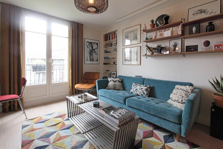 Sala de estar elegantemente projetada com móveis modernos em um apartamento no Building Rue de Sully - siegfried-vigier - 1562845 em 4th arrondissement, Paris Sala de estar elegantemente projetada com móveis modernos em um apartamento no Building Rue de Sully - siegfried-vigier - 1562845 em 4th arrondissement, Paris