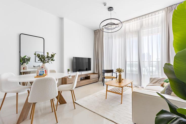 Building Ar Reem Street - silkhaus - 1040305 - DXB adresindeki bir dairede modern mobilyalarla zarif bir şekilde tasarlanmış oturma odası Al Reem Island, Abu Dhabi