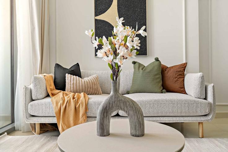 Abu Dhabi Al Reem IslandのBuilding Ar Reem Street - silkhaus - 1317438のアパートメントにある、モダンな家具を備えたエレガントなデザインのリビングルーム