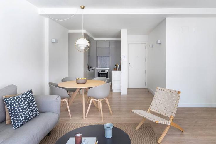 Eixample, Barcelona에 위치한 Building Passatge de Mercader - simabagroup - 1077024 - BCN 유닛의 세련된 인테리어가 돋보이는 거실