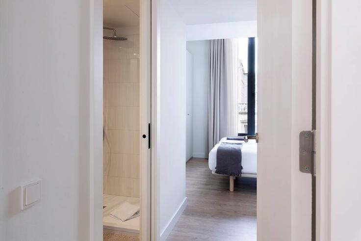 Banheiro refinado e lindamente projetado com toques sofisticados no Building Passatge de Mercader - simabagroup - 1077021 - BCN em Eixample, Barcelona Banheiro refinado e lindamente projetado com toques sofisticados no Building Passatge de Mercader - simabagroup - 1077021 - BCN em Eixample, Barcelona