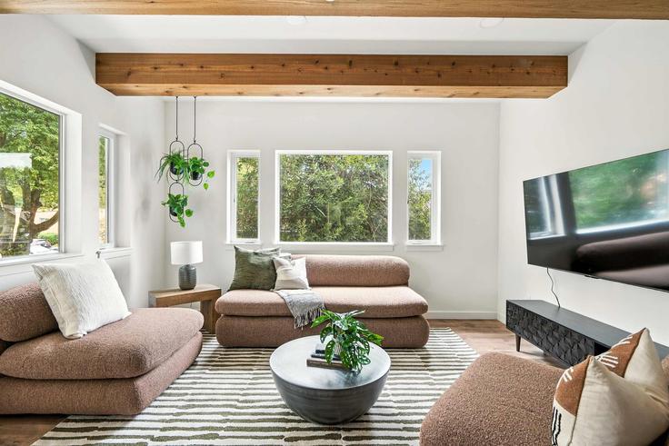 Building Northeast 23rd Avenue - simply-vrm - 1309876 - PDX adresindeki bir dairede modern mobilyalarla zarif bir şekilde tasarlanmış oturma odası Portland, Portland Building Northeast 23rd Avenue - simply-vrm - 1309876 - PDX adresindeki bir dairede modern mobilyalarla zarif bir şekilde tasarlanmış oturma odası Portland, Portland