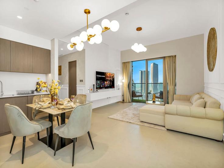 Dubai Downtown DubaiのBuilding Tariaq Bedon Esm - skylineserenity - 1297629 - DXBのアパートメントにある、モダンな家具を備えたエレガントなデザインのリビングルーム Dubai Downtown DubaiのBuilding Tariaq Bedon Esm - skylineserenity - 1297629 - DXBのアパートメントにある、モダンな家具を備えたエレガントなデザインのリビングルーム