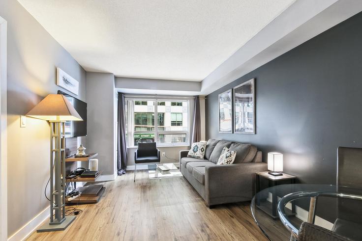 2 yatak odalı mobilyalı daire Blue Jays Way 1030921P , Old Toronto, Toronto, fotoğraf 1 2 yatak odalı mobilyalı daire Blue Jays Way 1030921P , Old Toronto, Toronto, fotoğraf 1
