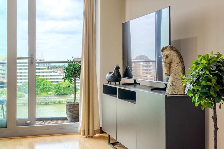 Building Price's Court - smart-host-group-ted - 1513617 adresindeki bir dairede modern mobilyalarla zarif bir şekilde tasarlanmış oturma odası London Borough of Wandsworth, London