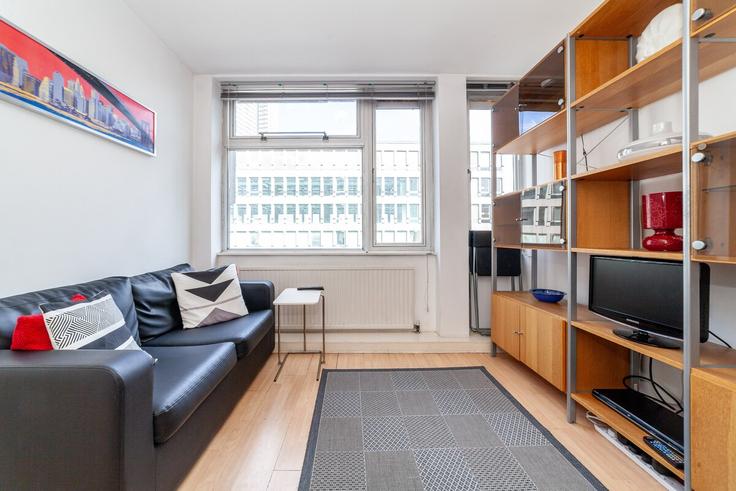 Building Grafton Way - smart-host-group-ted - 1526882 adresindeki bir dairede modern mobilyalarla zarif bir şekilde tasarlanmış oturma odası City of Westminster, London Building Grafton Way - smart-host-group-ted - 1526882 adresindeki bir dairede modern mobilyalarla zarif bir şekilde tasarlanmış oturma odası City of Westminster, London