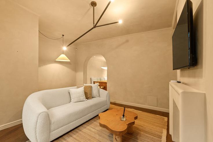 London City of WestminsterのBuilding Alderney Street - smart-host-group-ted - 1513468のアパートメントにある、モダンな家具を備えたエレガントなデザインのリビングルーム