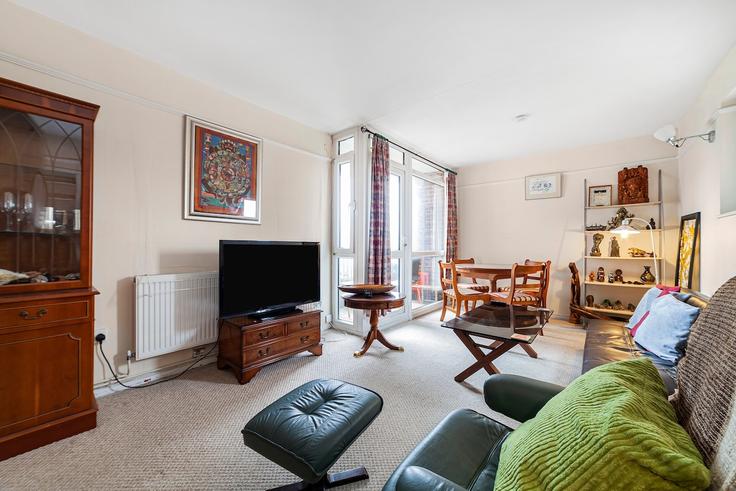 Sala de estar elegantemente projetada com móveis modernos em um apartamento no Building Brandon Street - smart-host-group-ted - 1513283 em London Borough of Southwark, London