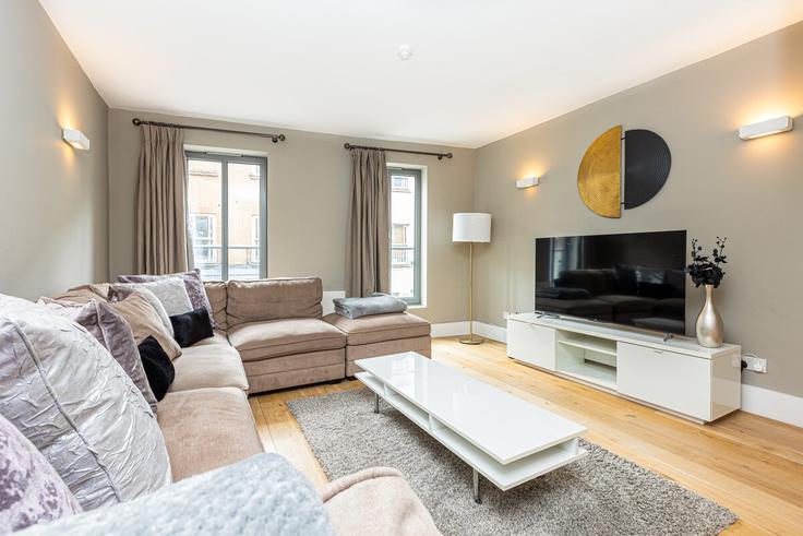 London Borough of Islington, London에 위치한 Building Sidney Grove - smart-host-group-ted - 1541824 유닛의 세련된 인테리어가 돋보이는 거실