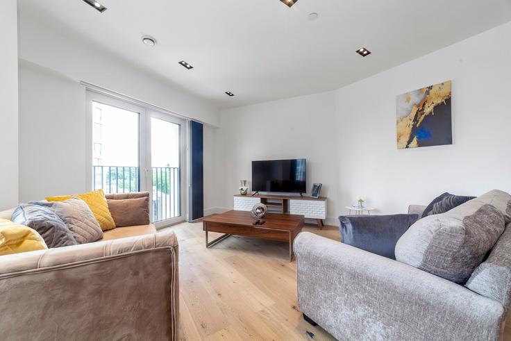 Elegant gestaltetes Wohnzimmer mit moderner Einrichtung in einer Wohnung im Building South Lambeth Road - smart-host-group-ted - 1513518 in London Borough of Lambeth, London Elegant gestaltetes Wohnzimmer mit moderner Einrichtung in einer Wohnung im Building South Lambeth Road - smart-host-group-ted - 1513518 in London Borough of Lambeth, London