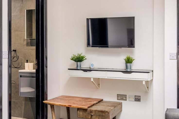 Salle de séjour élégante avec mobilier moderne dans un appartement à Building Bouverie Place - smart-host-group-ted - 1530457 à City of Westminster, London