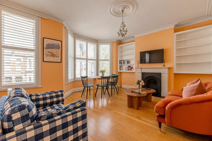 Elegante sala de estar con mobiliario moderno en un apartamento en Building Hardinge Road - smart-host-group-ted - 1513398 en London Borough of Brent, London