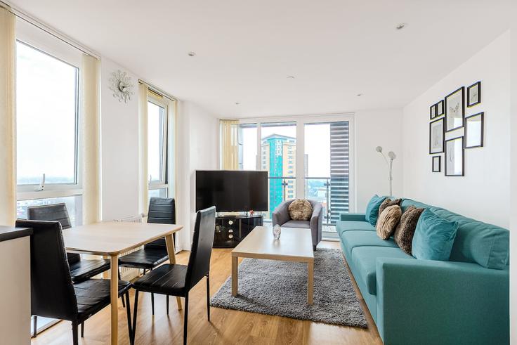 Salle de séjour élégante avec mobilier moderne dans un appartement à Building High Street - smart-host-group-ted - 1513311 à London Borough of Newham, London Salle de séjour élégante avec mobilier moderne dans un appartement à Building High Street - smart-host-group-ted - 1513311 à London Borough of Newham, London