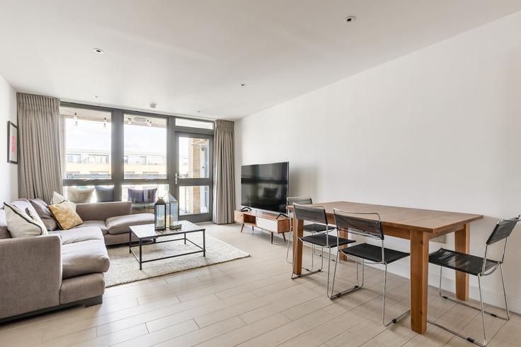 Elegante sala de estar con mobiliario moderno en un apartamento en Building Shepherdess Walk - smart-host-group-ted - 1513454 en London Borough of Hackney, London