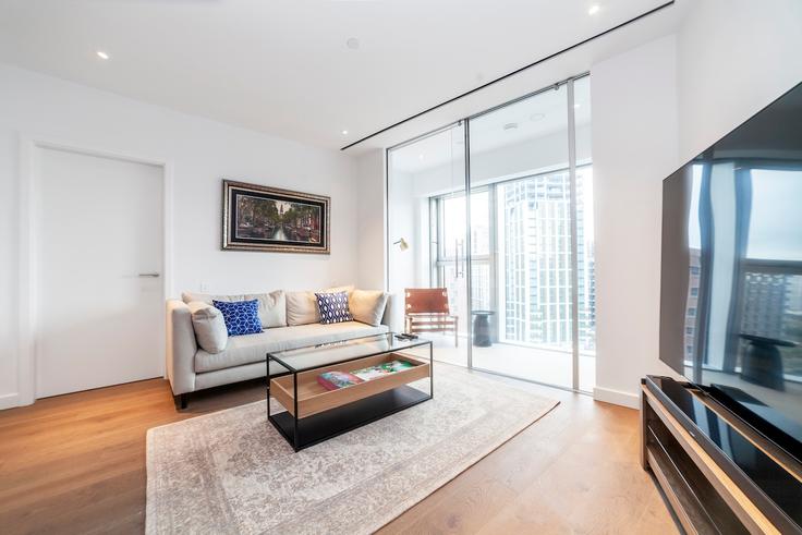 London Borough of Wandsworth, London에 위치한 Building Savona Street - smart-host-group-ted - 1522098 유닛의 세련된 인테리어가 돋보이는 거실 London Borough of Wandsworth, London에 위치한 Building Savona Street - smart-host-group-ted - 1522098 유닛의 세련된 인테리어가 돋보이는 거실