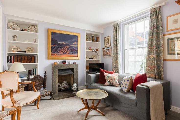 Sala de estar elegantemente projetada com móveis modernos em um apartamento no Building Hampstead High Street - smart-host-group-ted - 1513514 em London Borough of Camden, London Sala de estar elegantemente projetada com móveis modernos em um apartamento no Building Hampstead High Street - smart-host-group-ted - 1513514 em London Borough of Camden, London