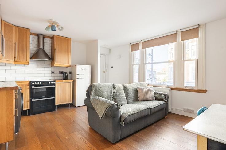 Building Leucha Road - smart-host-group-ted - 1513496 adresindeki bir dairede modern mobilyalarla zarif bir şekilde tasarlanmış oturma odası London Borough of Waltham Forest, London Building Leucha Road - smart-host-group-ted - 1513496 adresindeki bir dairede modern mobilyalarla zarif bir şekilde tasarlanmış oturma odası London Borough of Waltham Forest, London