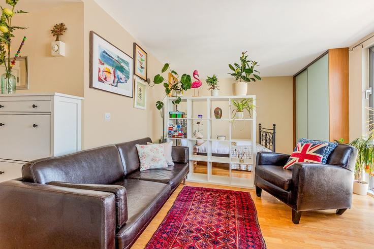 London Borough of Lewisham, London에 위치한 Building Montana Bldg - smart-host-group-ted - 1513643 유닛의 세련된 인테리어가 돋보이는 거실
