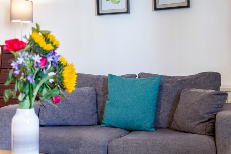 City of Westminster, London에 위치한 Building Charlotte Street - smart-host-group-ted - 1537965 유닛의 세련된 인테리어가 돋보이는 거실 City of Westminster, London에 위치한 Building Charlotte Street - smart-host-group-ted - 1537965 유닛의 세련된 인테리어가 돋보이는 거실
