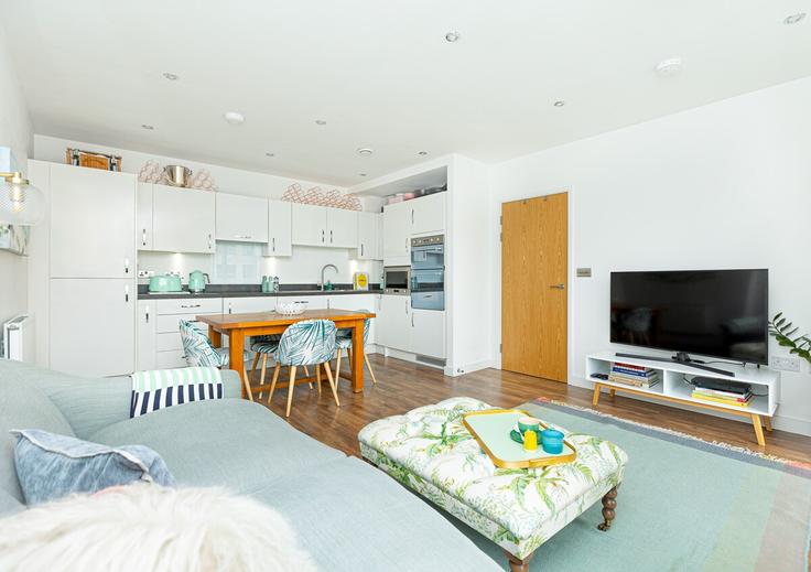 London Borough of Hackney, London에 위치한 Building London Lane - smart-host-group-ted - 1556299 유닛의 세련된 인테리어가 돋보이는 거실