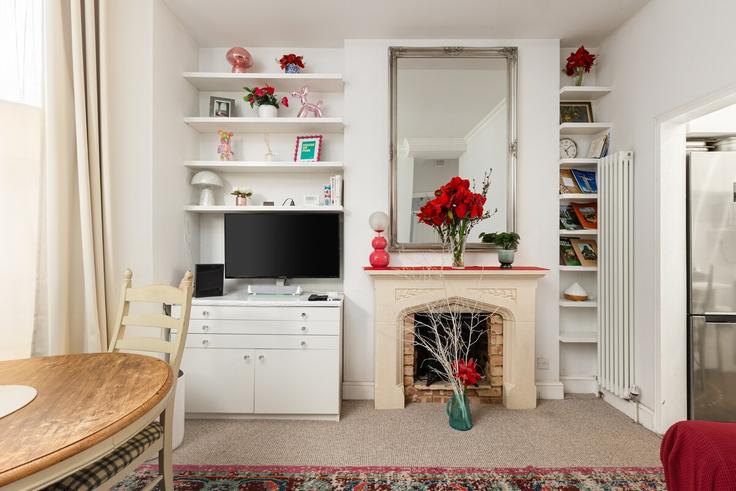 Sala de estar elegantemente projetada com móveis modernos em um apartamento no Building Holland Road - smart-host-group-ted - 1560788 em Royal Borough of Kensington and Chelsea, London