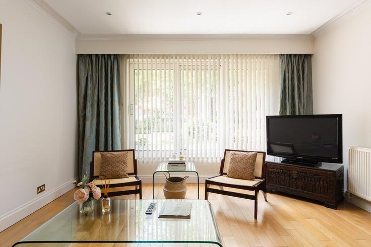 Elegantly designed living room with modern furnishings in an apartment at Building Bolney Gate - smart-host-group-ted - 1560756 in City of Westminster, London