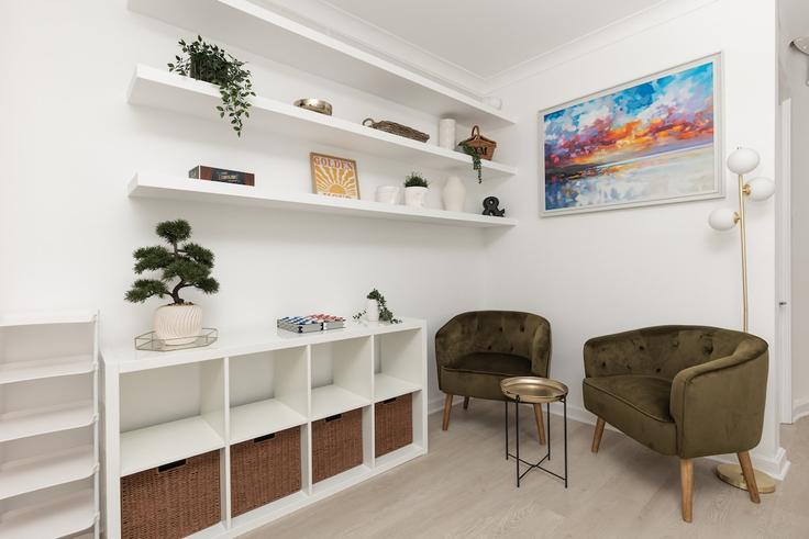 City of Westminster, London에 위치한 Building Elgin Mews North - smart-host-group-ted - 1632561 유닛의 세련된 인테리어가 돋보이는 거실 City of Westminster, London에 위치한 Building Elgin Mews North - smart-host-group-ted - 1632561 유닛의 세련된 인테리어가 돋보이는 거실
