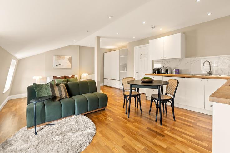 City of Westminster, London에 위치한 Building Craven Terrace - smart-host-group-ted - 1523893 유닛의 세련된 인테리어가 돋보이는 거실 City of Westminster, London에 위치한 Building Craven Terrace - smart-host-group-ted - 1523893 유닛의 세련된 인테리어가 돋보이는 거실