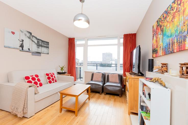 Salle de séjour élégante avec mobilier moderne dans un appartement à Building Este Road - smart-host-group-ted - 1513526 à London Borough of Wandsworth, London Salle de séjour élégante avec mobilier moderne dans un appartement à Building Este Road - smart-host-group-ted - 1513526 à London Borough of Wandsworth, London