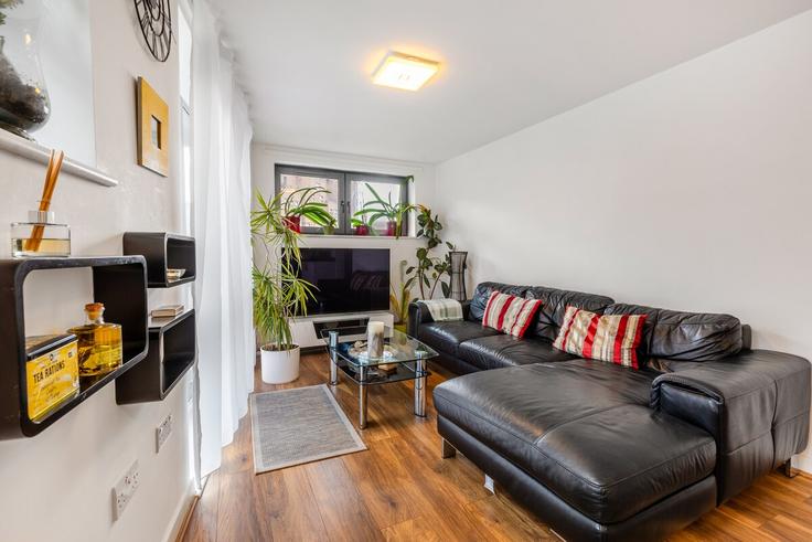 London Borough of Tower Hamlets, London에 위치한 Building A1203 - smart-host-group-ted - 1513452 유닛의 세련된 인테리어가 돋보이는 거실