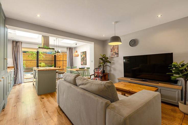 London London Borough of LambethのBuilding Bedford Road - smart-host-group-ted - 1513559のアパートメントにある、モダンな家具を備えたエレガントなデザインのリビングルーム