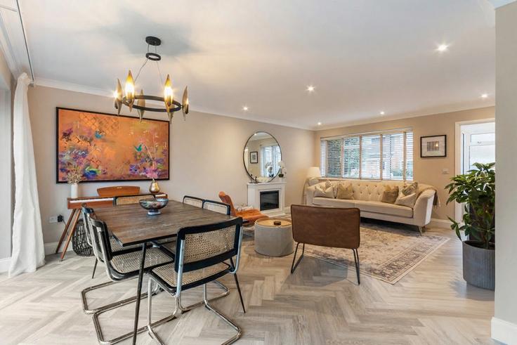 Borough of Guildford, Guildford에 위치한 Building Clayton Drive - smarter-rent-ltd-1 - 1637635 유닛의 세련된 인테리어가 돋보이는 거실