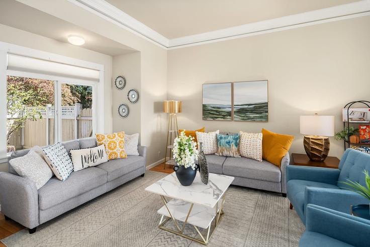 Salle de séjour élégante avec mobilier moderne dans un appartement à Building 9th Avenue West - snowballrentals - 1034973 à Seattle, Seattle Salle de séjour élégante avec mobilier moderne dans un appartement à Building 9th Avenue West - snowballrentals - 1034973 à Seattle, Seattle