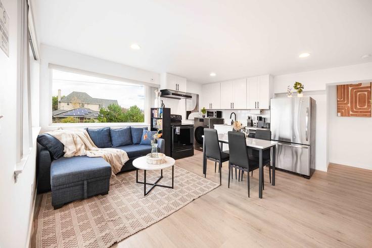 Seattle, Seattle에 위치한 Building 22nd Avenue South - snowballrentals - 1571554 유닛의 세련된 인테리어가 돋보이는 거실