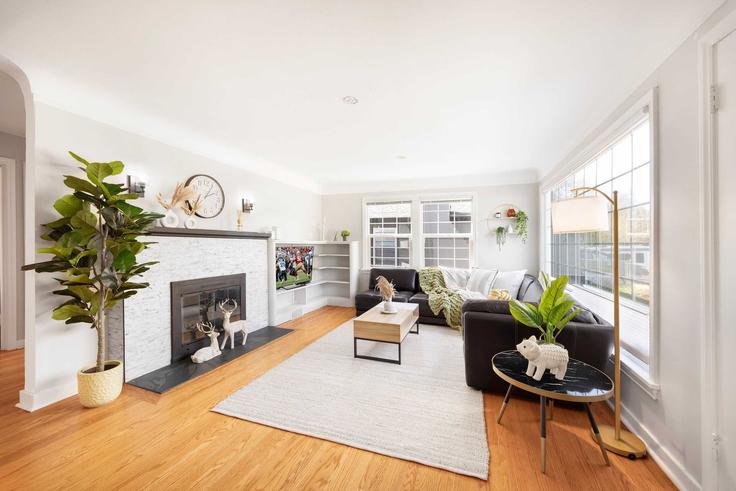 Seattle SeattleのBuilding Northeast 95th Street - snowballrentals - 1571548のアパートメントにある、モダンな家具を備えたエレガントなデザインのリビングルーム