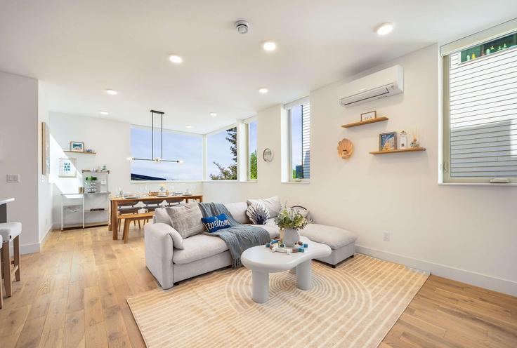 Seattle, Seattle에 위치한 Building North 48th Street - snowballrentals - 1571589 유닛의 세련된 인테리어가 돋보이는 거실 Seattle, Seattle에 위치한 Building North 48th Street - snowballrentals - 1571589 유닛의 세련된 인테리어가 돋보이는 거실