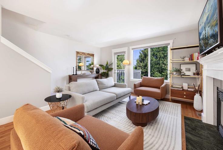 Salle de séjour élégante avec mobilier moderne dans un appartement à Building Florentia Street - snowballrentals - 1571533 à Seattle, Seattle Salle de séjour élégante avec mobilier moderne dans un appartement à Building Florentia Street - snowballrentals - 1571533 à Seattle, Seattle