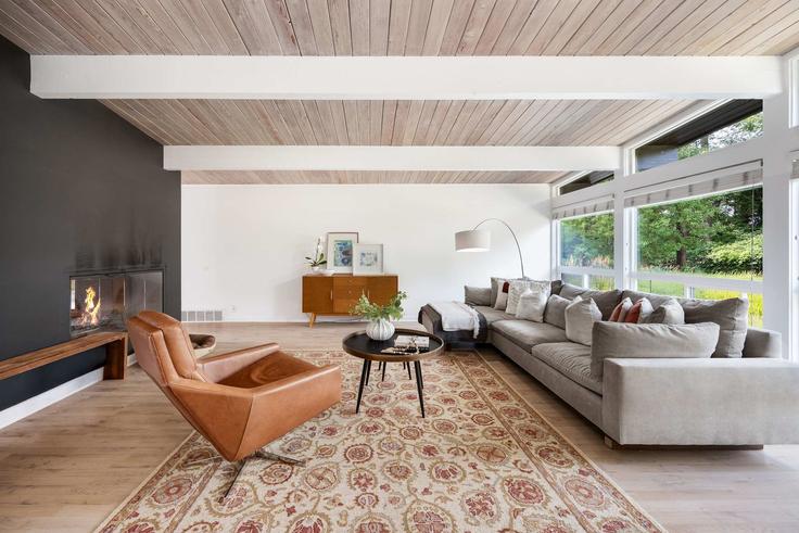 Building 89th Avenue Southeast - snowballrentals - 1635724 adresindeki bir dairede modern mobilyalarla zarif bir şekilde tasarlanmış oturma odası Mercer Island, Mercer Island