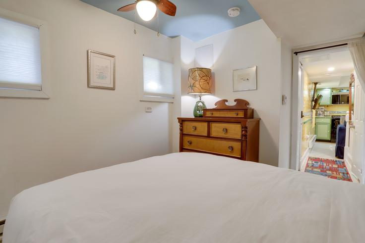 21st Street Northwestにある1件の寝室・家具付きアパート（1059782P、Washington、Washington）写真 1枚