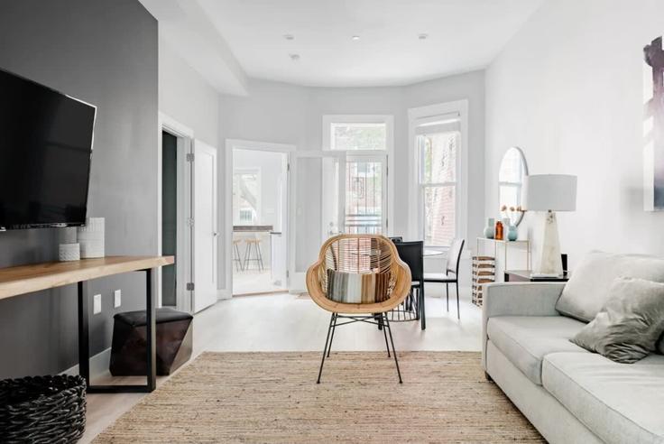 Washington, Washington에 위치한 Building Q Street Northwest - sojourn-guesty - 1059708 - WDC 아파트의 세련된 인테리어가 돋보이는 거실