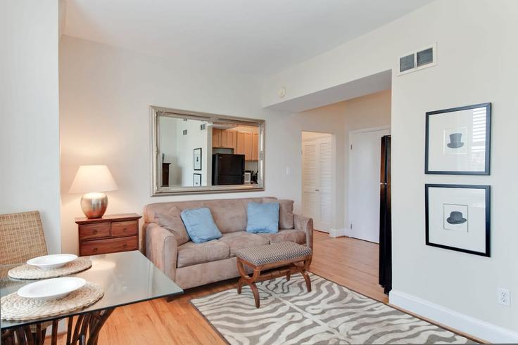 1 apartamento de un dormitorio amueblado en S Street Northwest 1059711P , Washington, Washington, foto 1 1 apartamento de un dormitorio amueblado en S Street Northwest 1059711P , Washington, Washington, foto 1