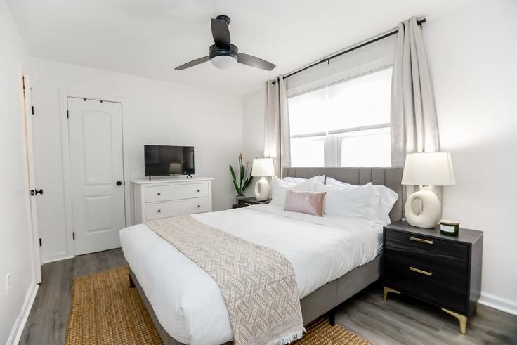 1 quarto mobiliado em apartamentos em East Ocean View Avenue 1059650P, Norfolk, Norfolk, foto 1