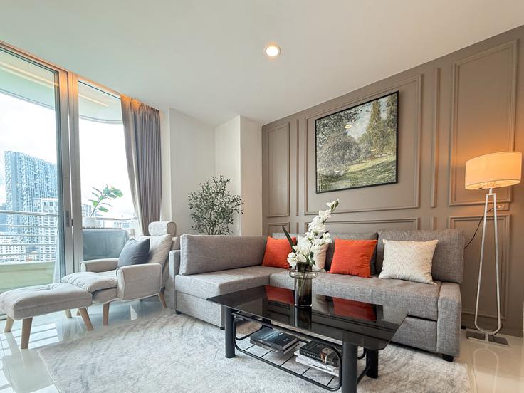 Sathon, Bangkok에 위치한 Building Naradhiwas Rajanagarindra Road - sontana-company-limited - 1358486 아파트의 세련된 인테리어가 돋보이는 거실