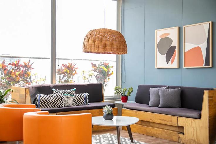 Building Carrera 35 - soul-management-sas - 1321751 adresindeki bir dairede modern mobilyalarla zarif bir şekilde tasarlanmış oturma odası El Poblado, Medellín