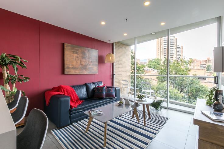 El Poblado, Medellín에 위치한 Building Carrera 32 - soul-management-sas - 1321277 아파트의 세련된 인테리어가 돋보이는 거실 El Poblado, Medellín에 위치한 Building Carrera 32 - soul-management-sas - 1321277 아파트의 세련된 인테리어가 돋보이는 거실